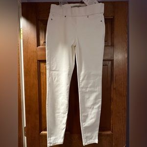 NWT Liverpool Elizabeth Super Skinny Jeans - white. Size 4